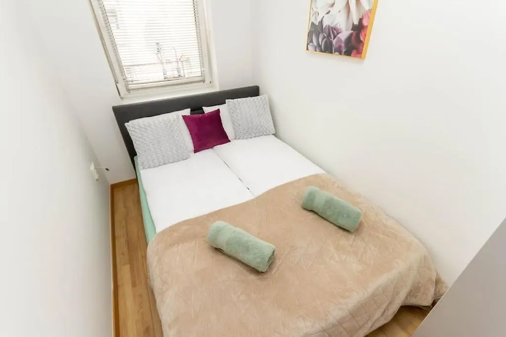 Апартаменты Family Lux Lounge In Voeroesmarty Street By Nw Будапешт Венгрия