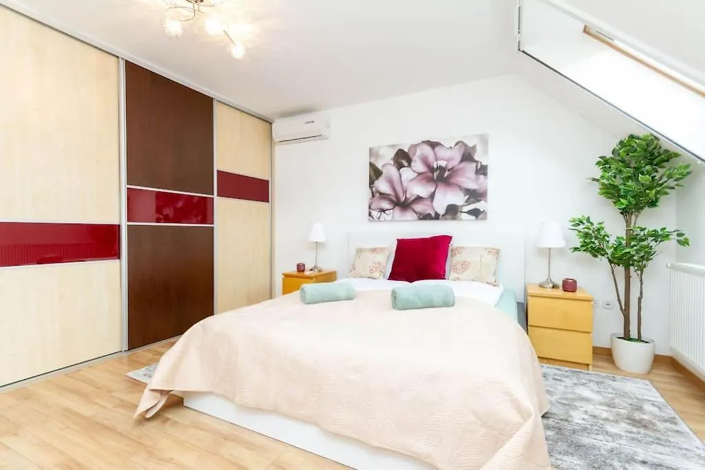 Апартаменты Family Lux Lounge In Voeroesmarty Street By Nw Будапешт