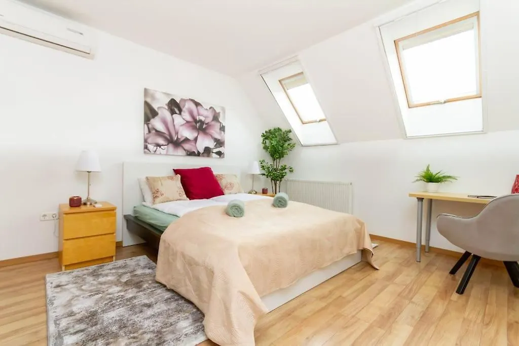 Апартаменты Family Lux Lounge In Voeroesmarty Street By Nw Будапешт Венгрия